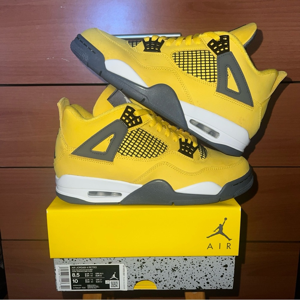 Jordan Retro 4 Lightning Size 8.5